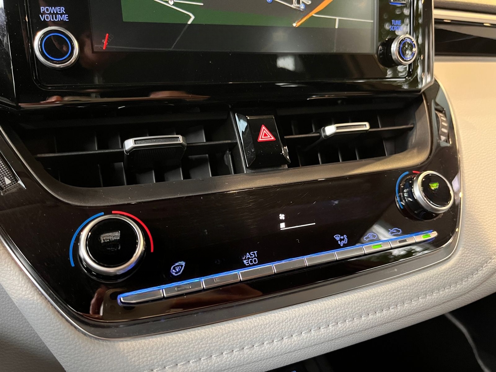 Toyota Corolla Hybrid Club LED NAV DAB PDC ALU foto 19