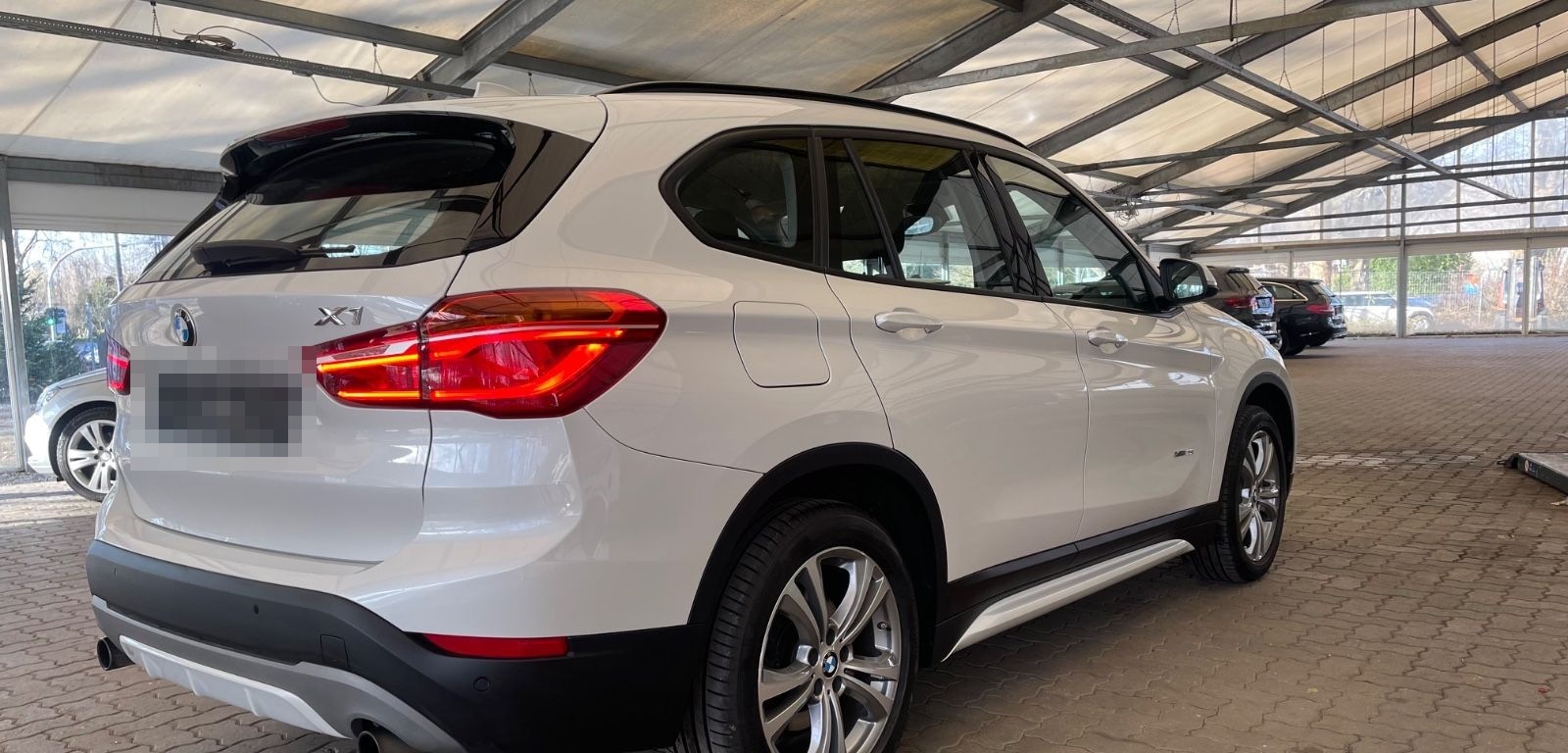 BMW X1 xDrive 20 i Sport Line/1.Hd/Automatik/LED/PDC foto 12