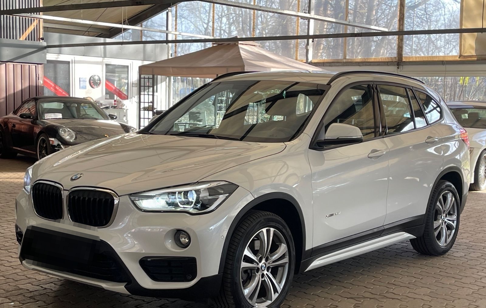 BMW X1 xDrive 20 i Sport Line/1.Hd/Automatik/LED/PDC foto 3