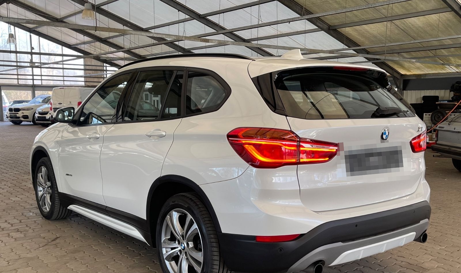 BMW X1 xDrive 20 i Sport Line/1.Hd/Automatik/LED/PDC foto 5