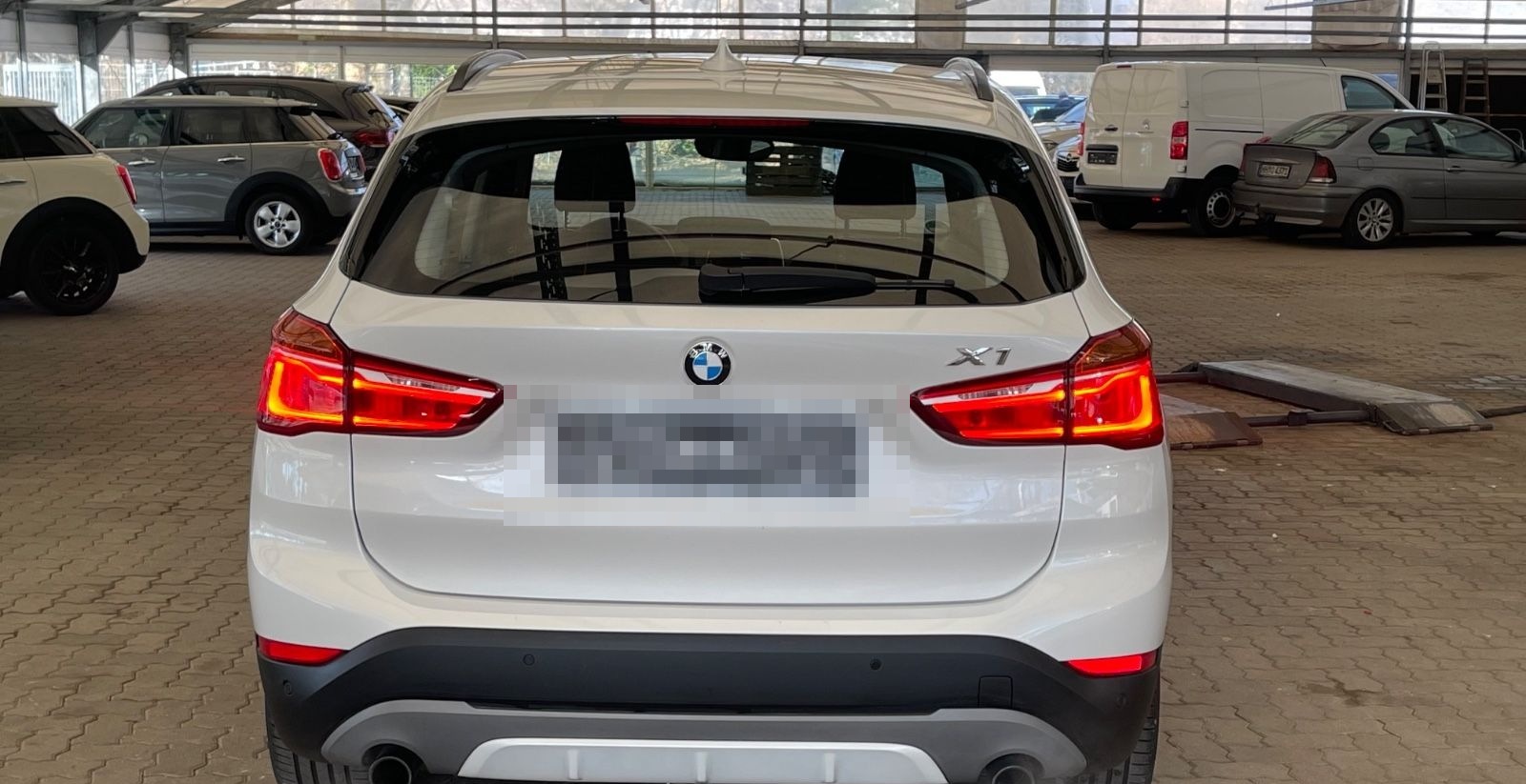 BMW X1 xDrive 20 i Sport Line/1.Hd/Automatik/LED/PDC foto 6