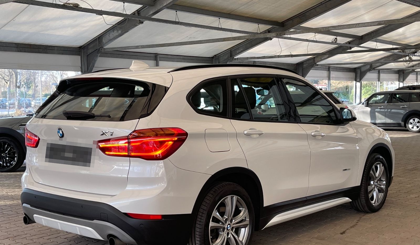 BMW X1 xDrive 20 i Sport Line/1.Hd/Automatik/LED/PDC foto 7