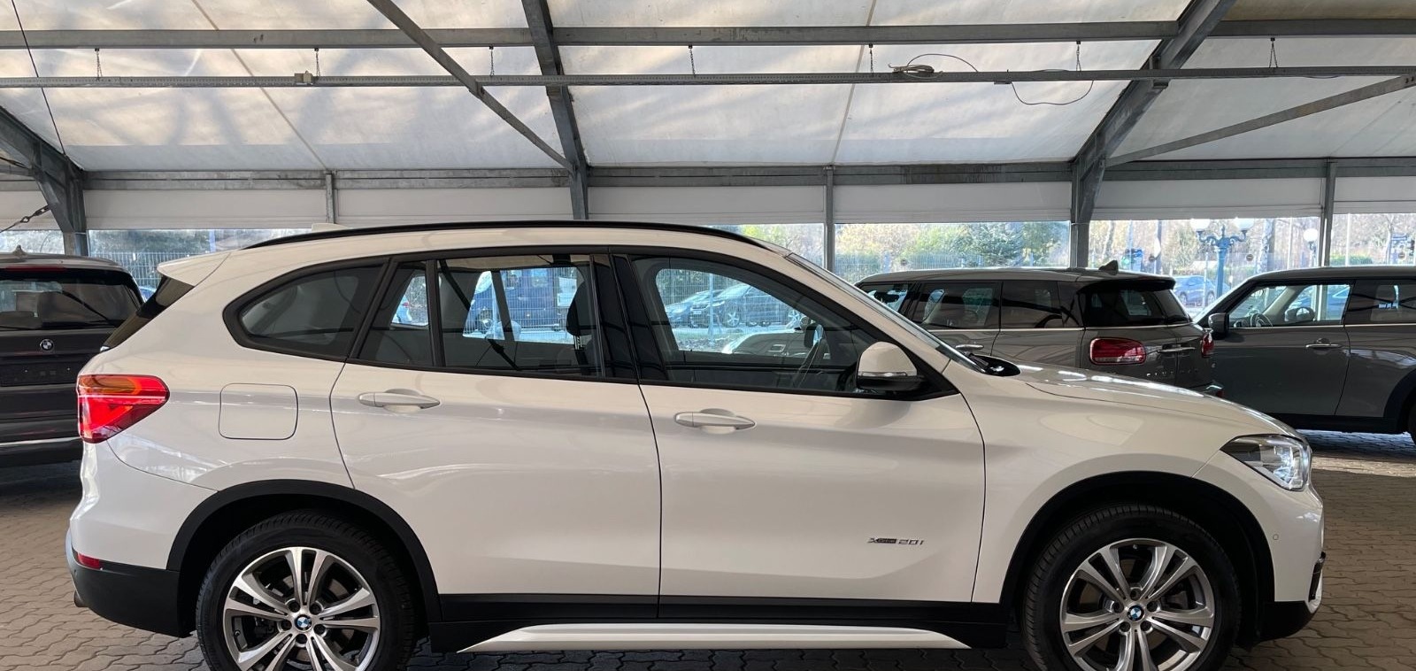 BMW X1 xDrive 20 i Sport Line/1.Hd/Automatik/LED/PDC foto 8