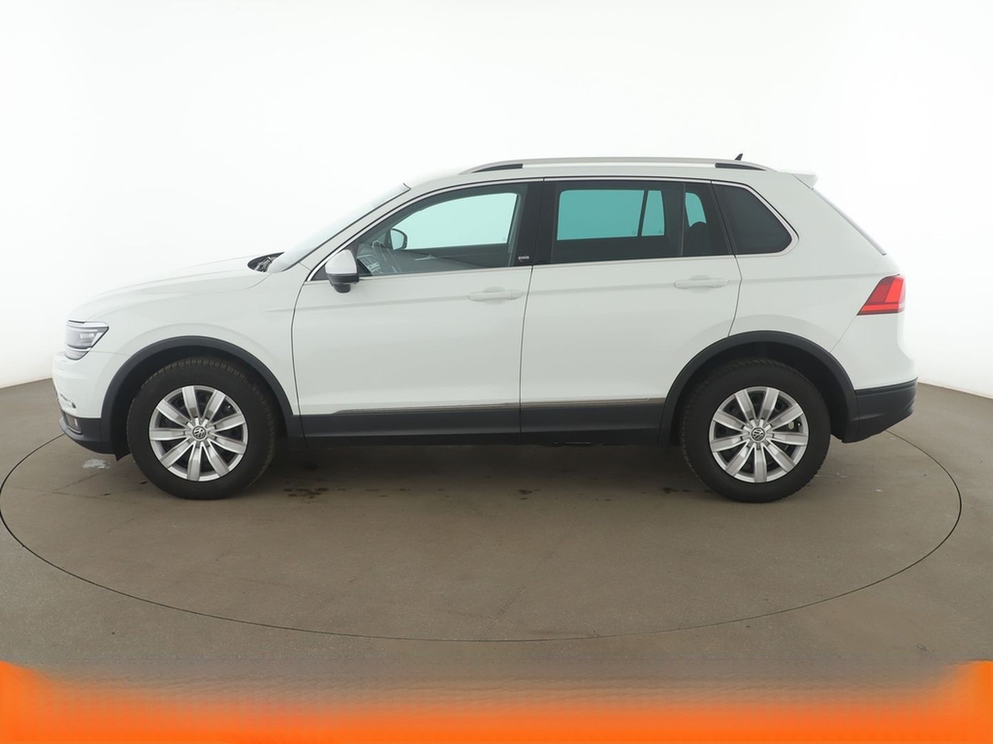Volkswagen Tiguan 2.0 TDI Sound 4Motion BM Aut.*NAVI*LED* foto 3
