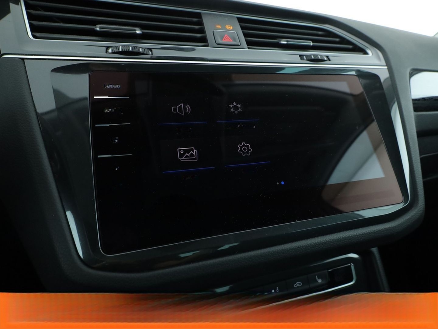Volkswagen Tiguan 2.0 TDI Sound 4Motion BM Aut.*NAVI*LED* foto 23