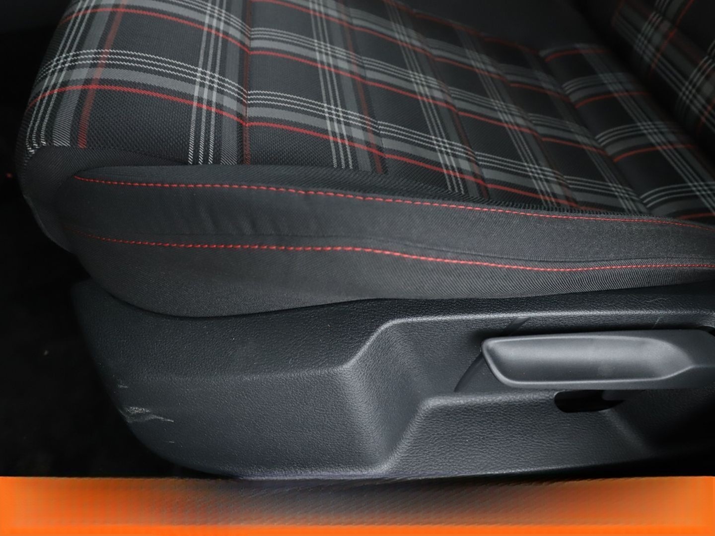 Volkswagen Golf VII 2.0 TSI GTI Performance BM Aut.*LED*PDC foto 28