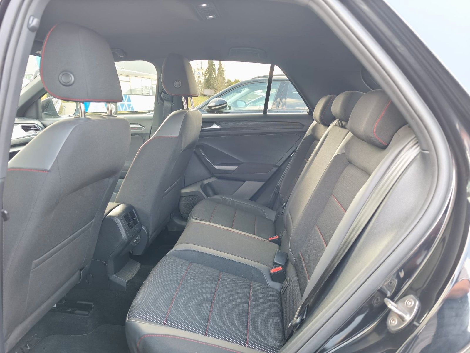 Volkswagen T-Roc Sport 1.5 TSI foto 9