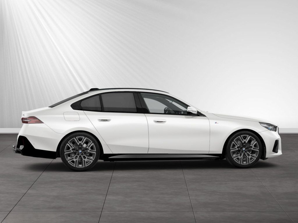 BMW 520d xDrive M Sport|AHK|Pano|20"LMR|Autobahnass. foto 9