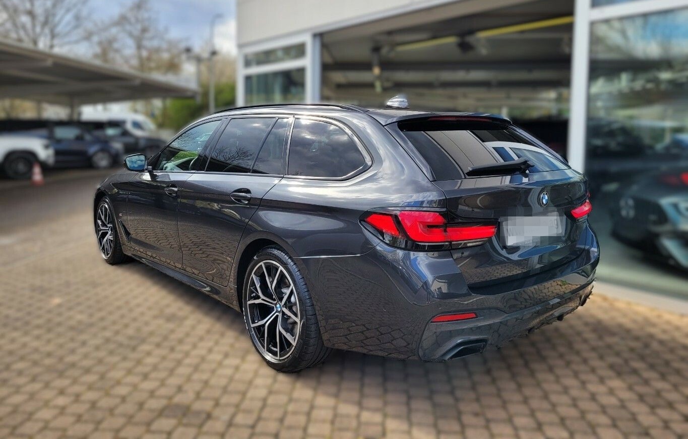 BMW 530 530d xDrive M Sport*AHK*HUD*PANO*DDC*H&K foto 3