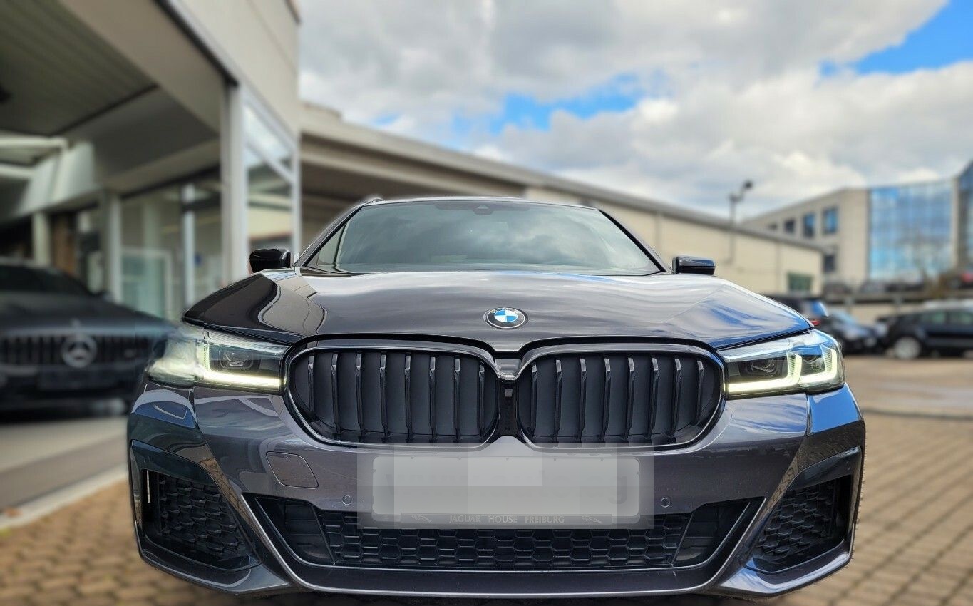 BMW 530 530d xDrive M Sport*AHK*HUD*PANO*DDC*H&K foto 4