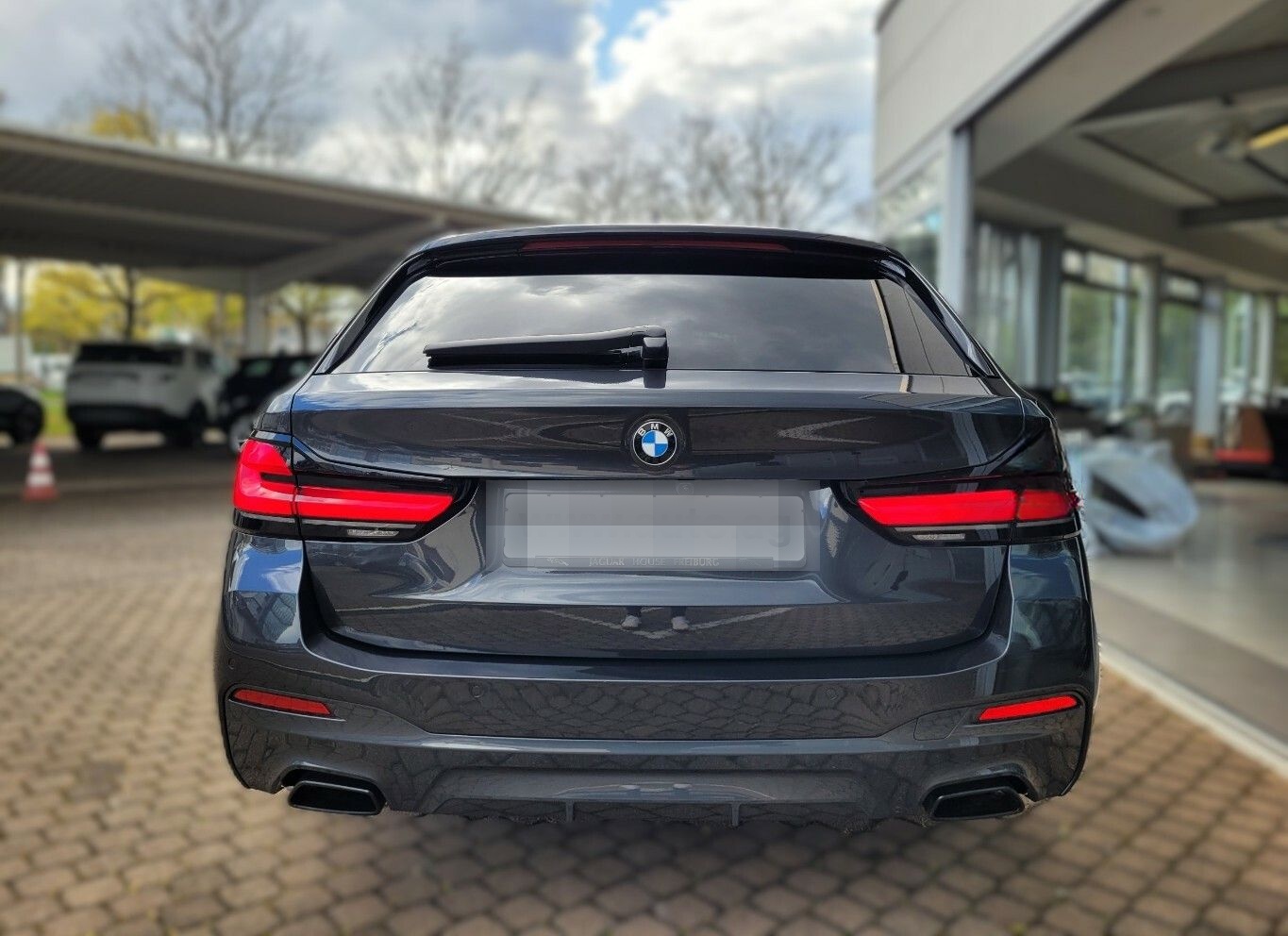 BMW 530 530d xDrive M Sport*AHK*HUD*PANO*DDC*H&K foto 5