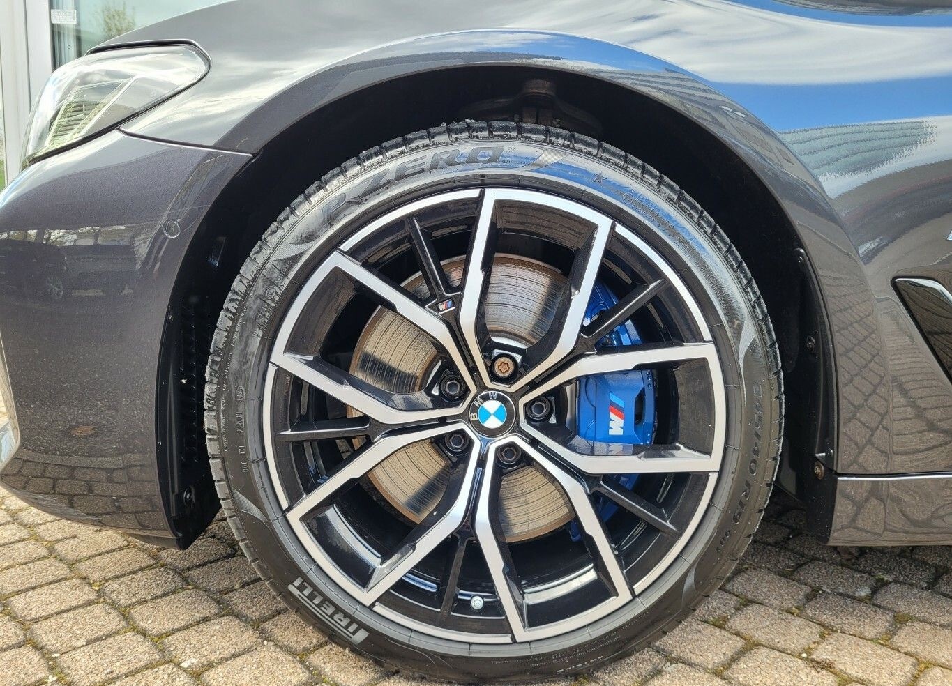 BMW 530 530d xDrive M Sport*AHK*HUD*PANO*DDC*H&K foto 6