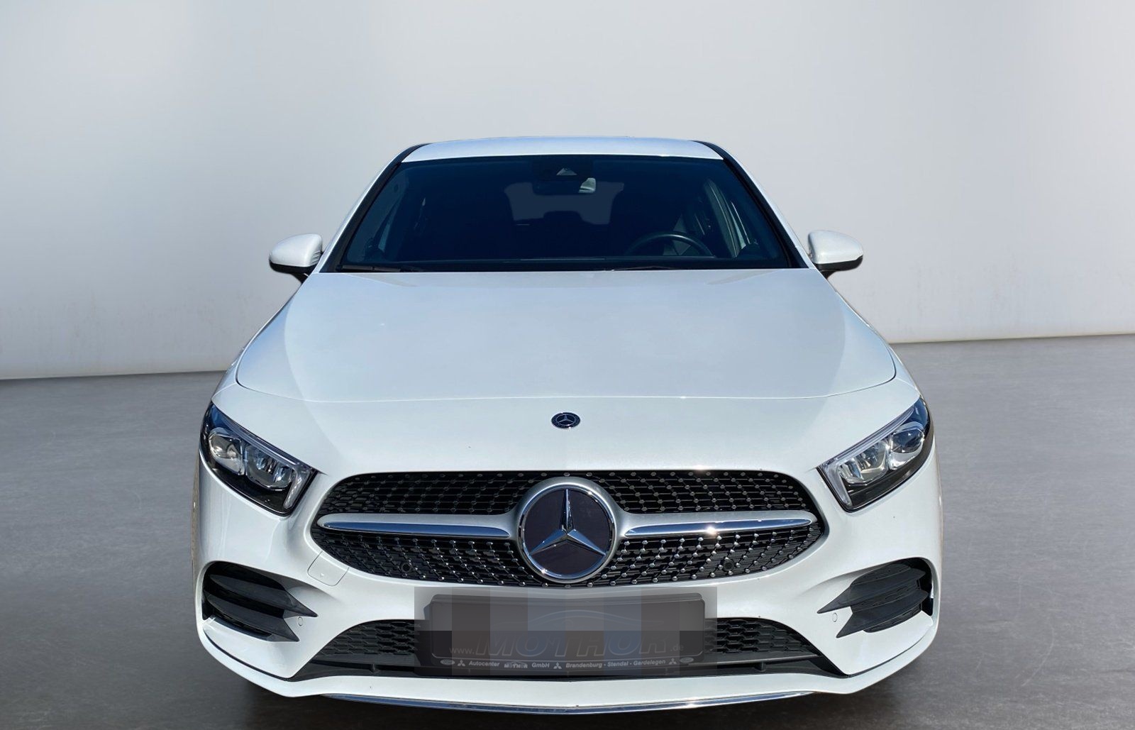 Mercedes-Benz A 180 AMG Line TEMP PDC SHZ KAM NAV KeyLess foto 6