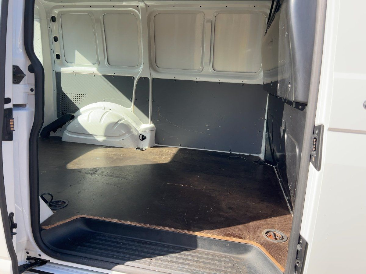 Volkswagen T6.1 Transporter Kasten 2.0 TDI AHK+KLIMA+SHZ+PD foto 9