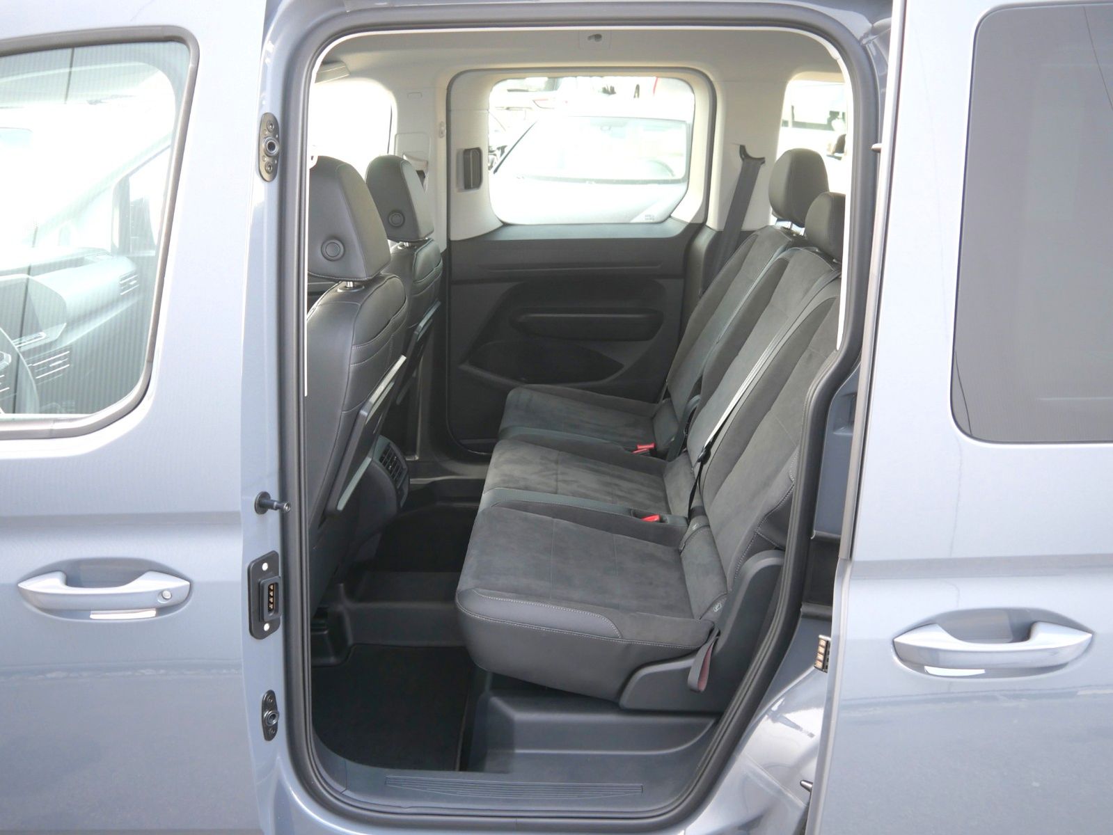 Volkswagen Caddy 1.5 TSI Life foto 9