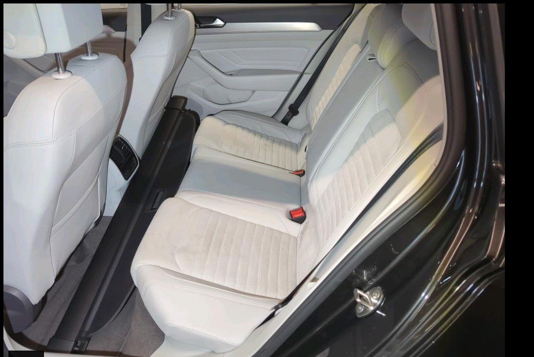 Volkswagen Passat Var. Elegance/Head Up/Memory/IQ Light/H&K foto 6