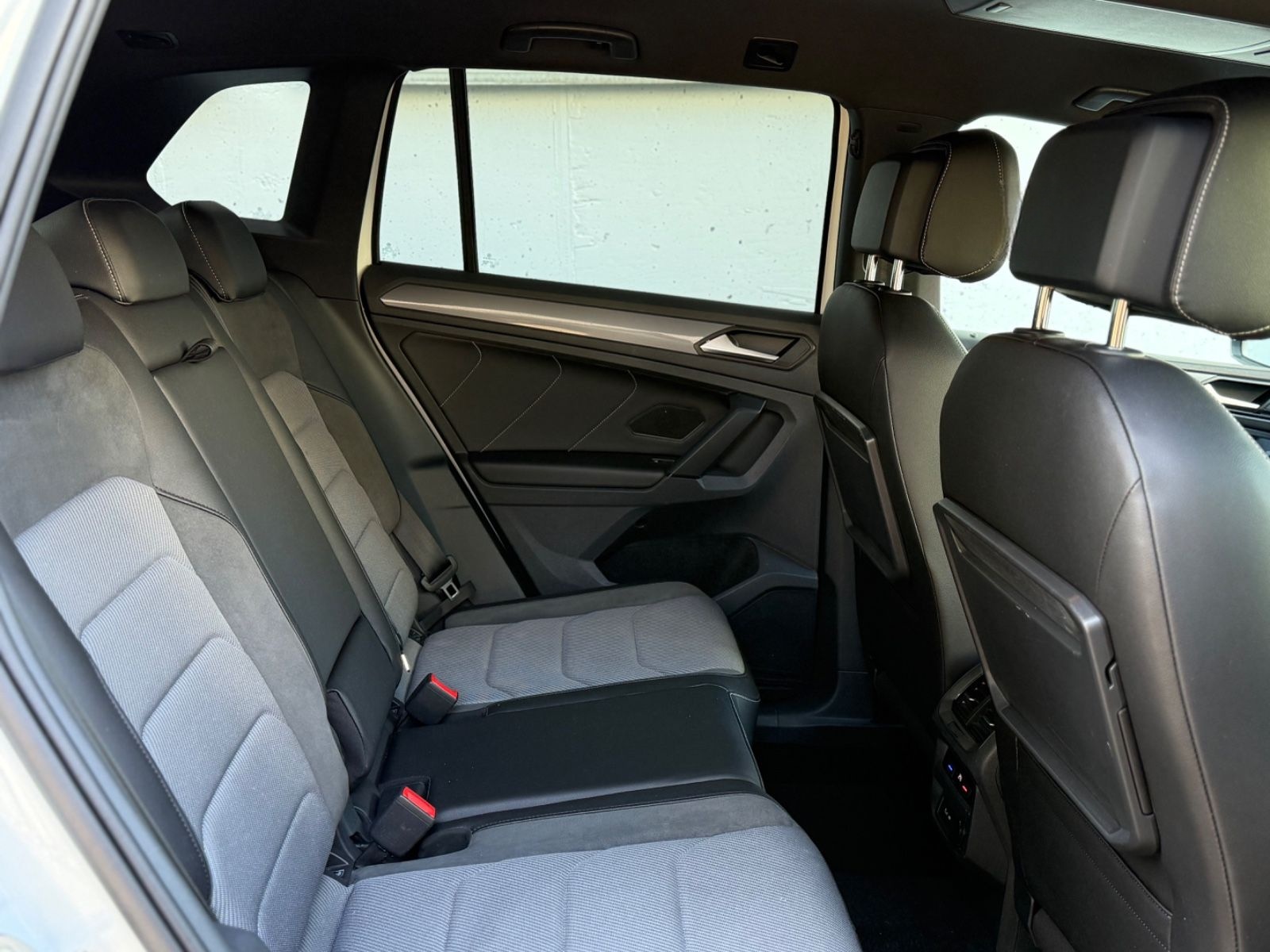 Volkswagen Tiguan 2.0 *R-Line *4Motion *AHK *LED *HUD *KAM foto 9