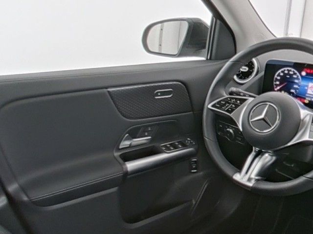 Mercedes-Benz GLA 200 d+Modelljahr2025+AHK+Progressive Line Ad foto 25