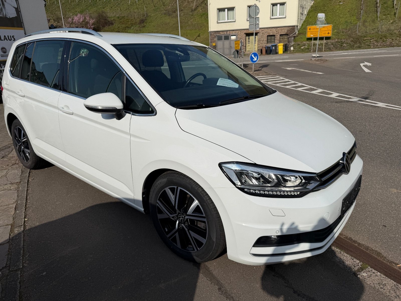 Volkswagen Touran 2.0 TDI SCR DSG Highline 1.Hand ACC foto 7