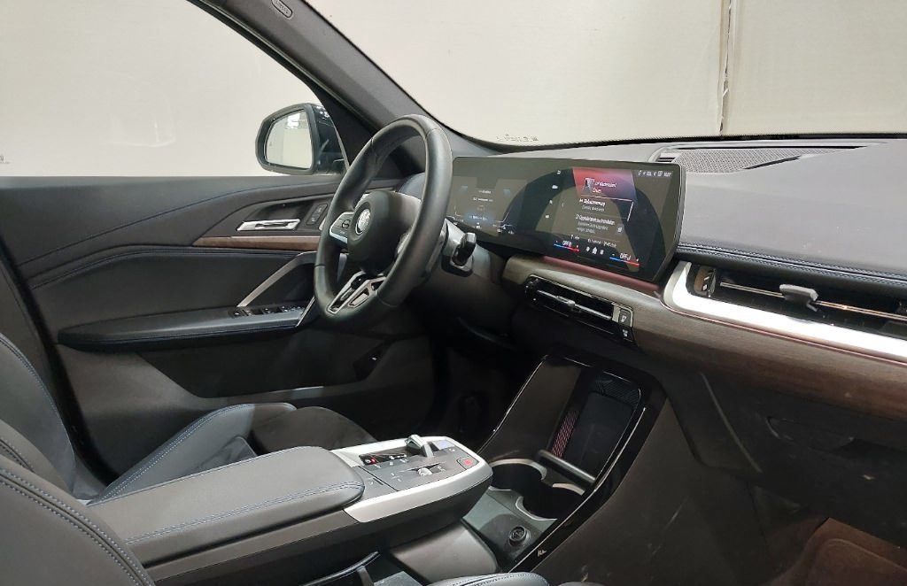 BMW iX1 30 xDrive M Sport AHK H/K LRHZ KZU LED 360° foto 9