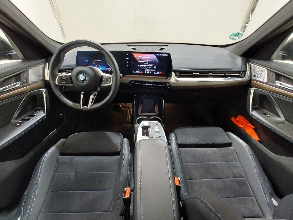 BMW iX1 30 xDrive M Sport AHK H/K LRHZ KZU LED 360° foto 10