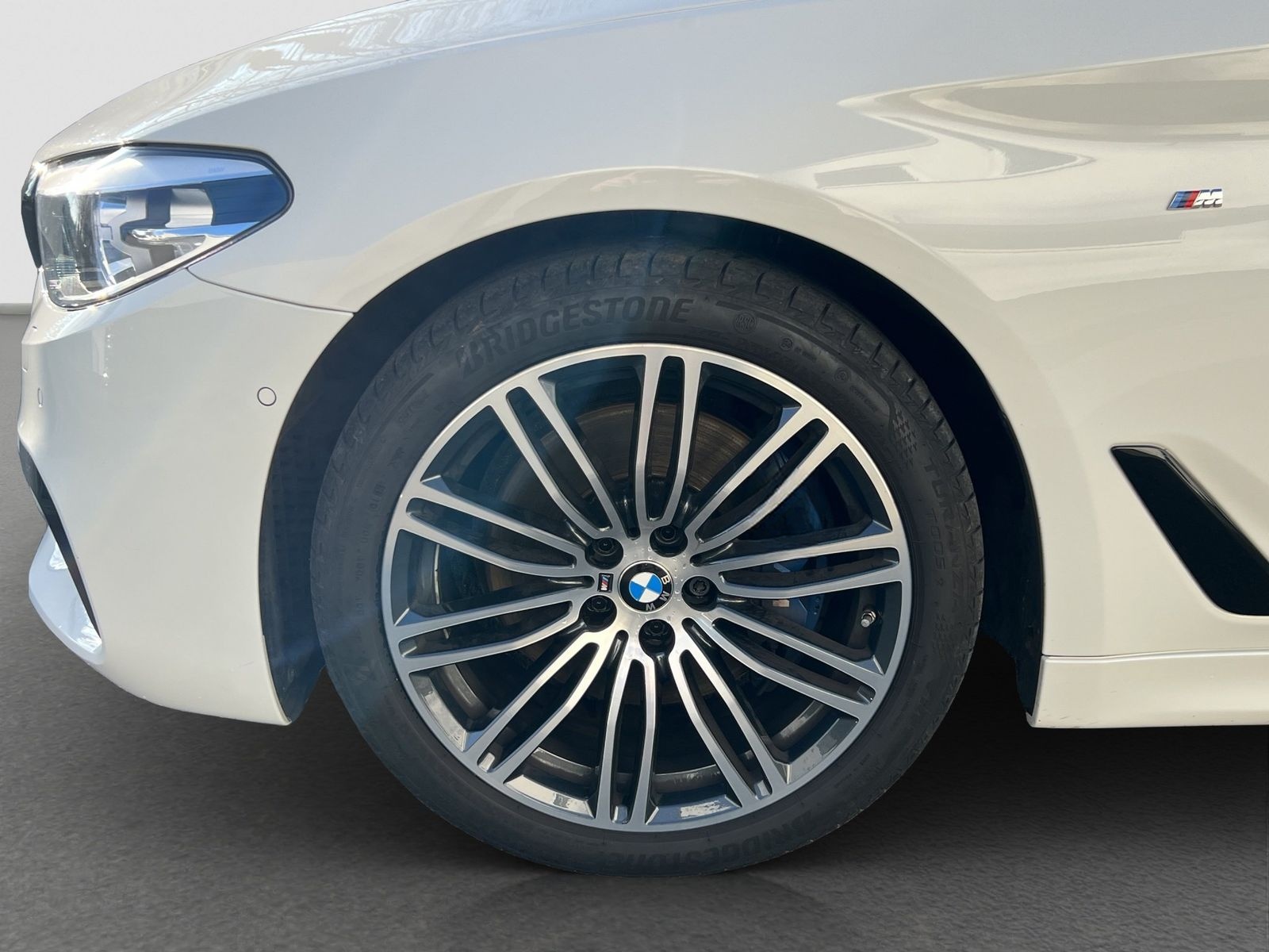 BMW 530d Touring ///M-Sport Luftfed. 360° AHK HiFi R foto 15