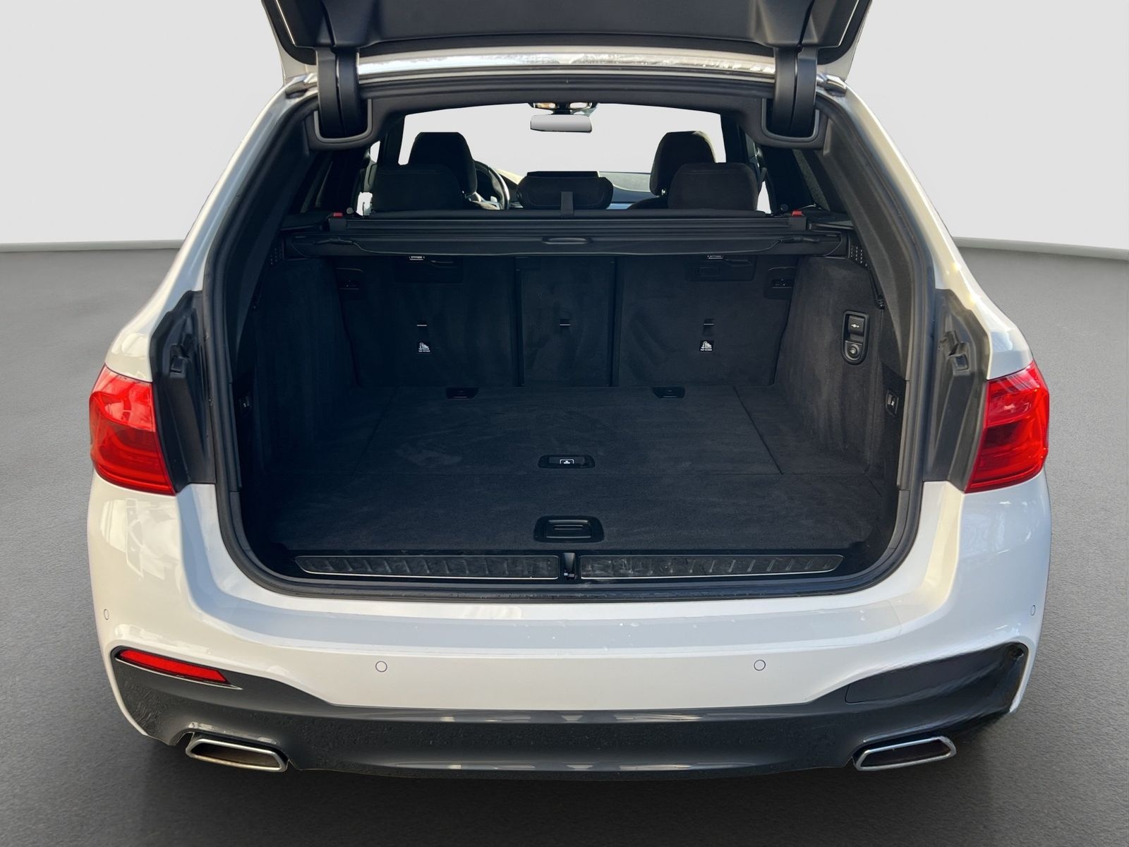 BMW 530d Touring ///M-Sport Luftfed. 360° AHK HiFi R foto 9
