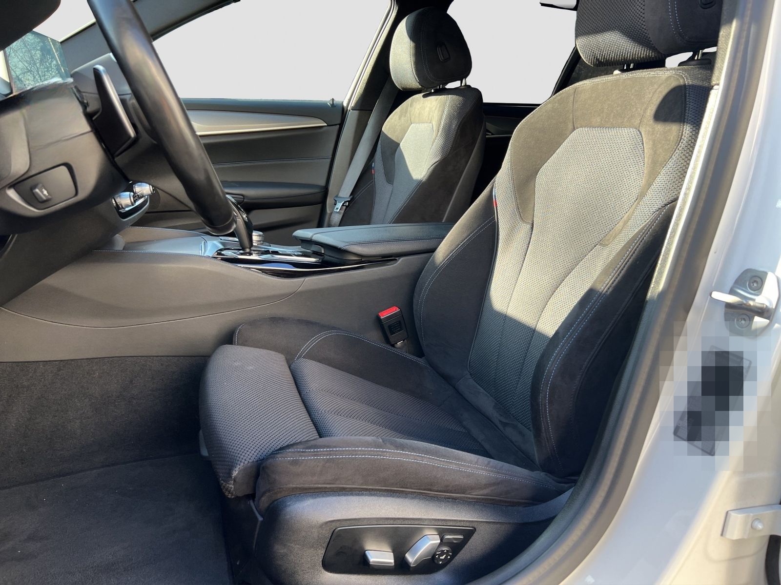 BMW 530d Touring ///M-Sport Luftfed. 360° AHK HiFi R foto 10