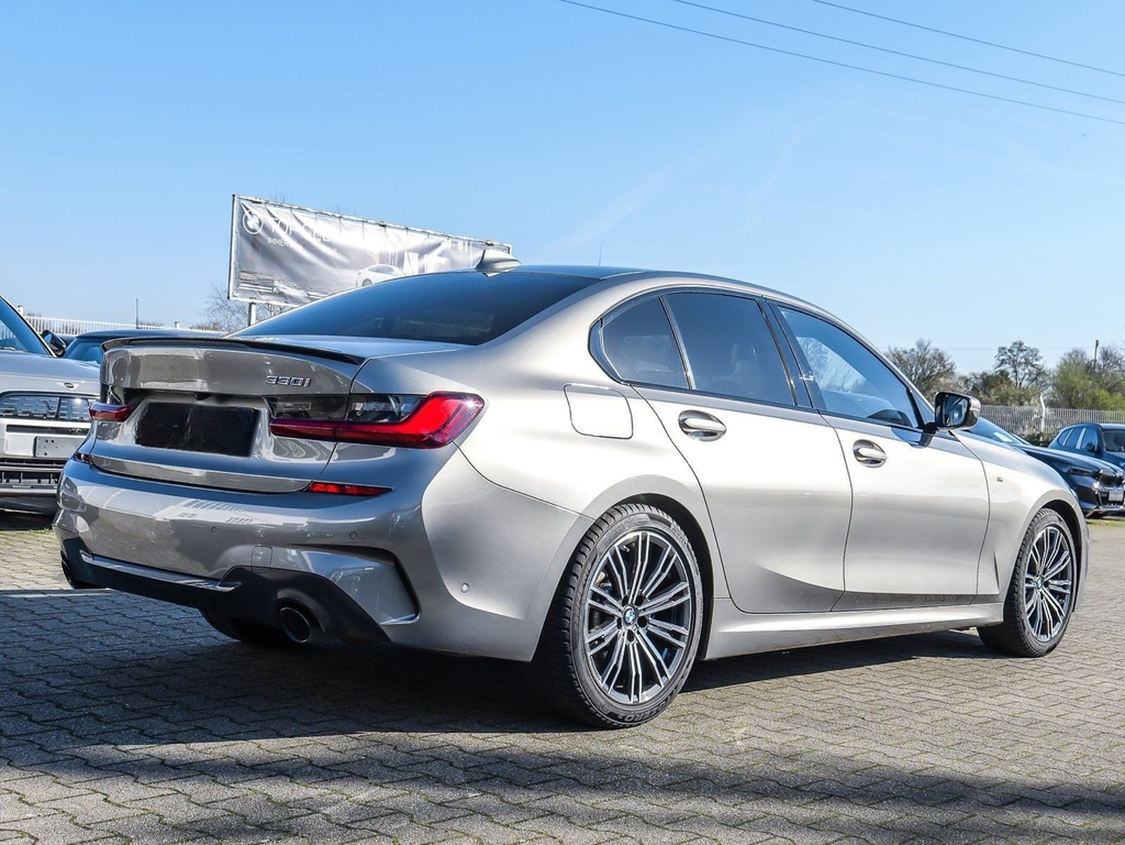BMW 330i M-Sportpaket+Laserlicht+KZG+SHZ+Memory-Sitz foto 2