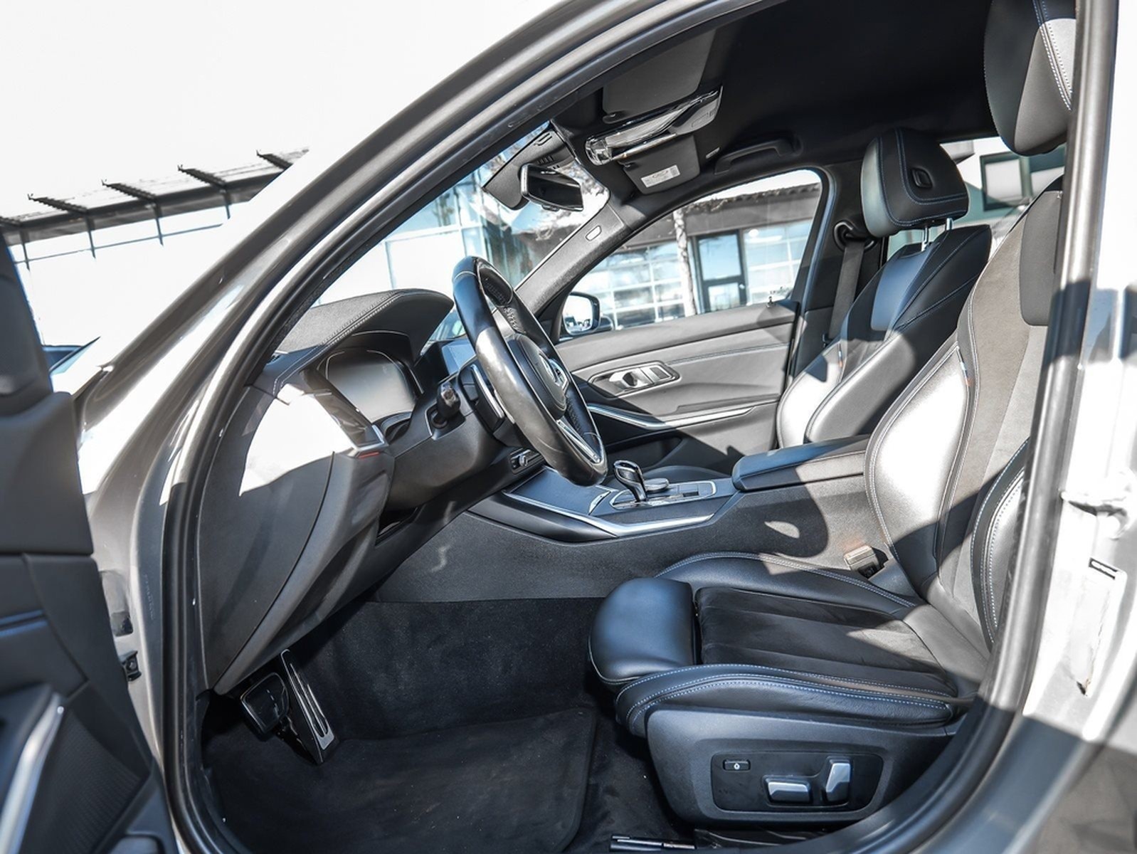 BMW 330i M-Sportpaket+Laserlicht+KZG+SHZ+Memory-Sitz foto 5