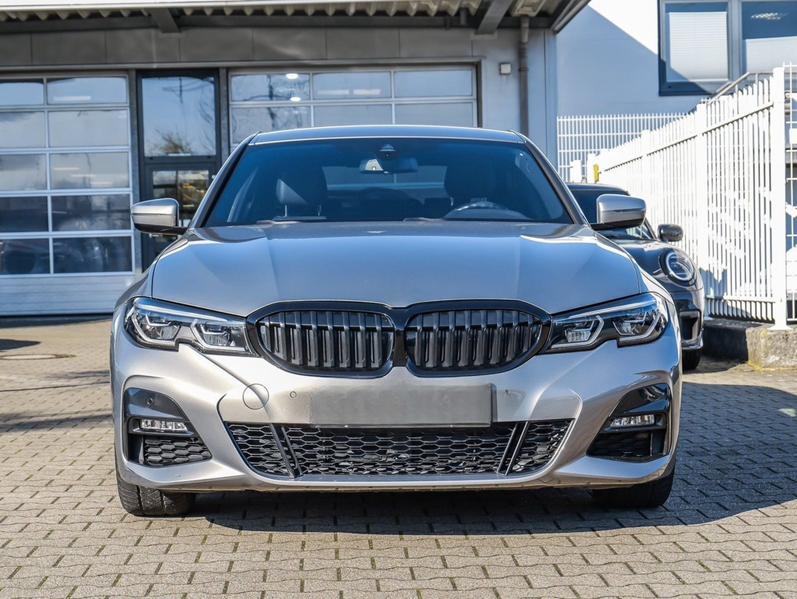 BMW 330i M-Sportpaket+Laserlicht+KZG+SHZ+Memory-Sitz foto 8