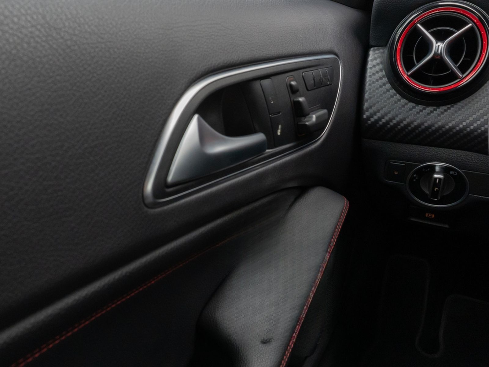 Mercedes-Benz A 45 AMG Performance 4Matic Aero H/K Kamera Navi foto 31