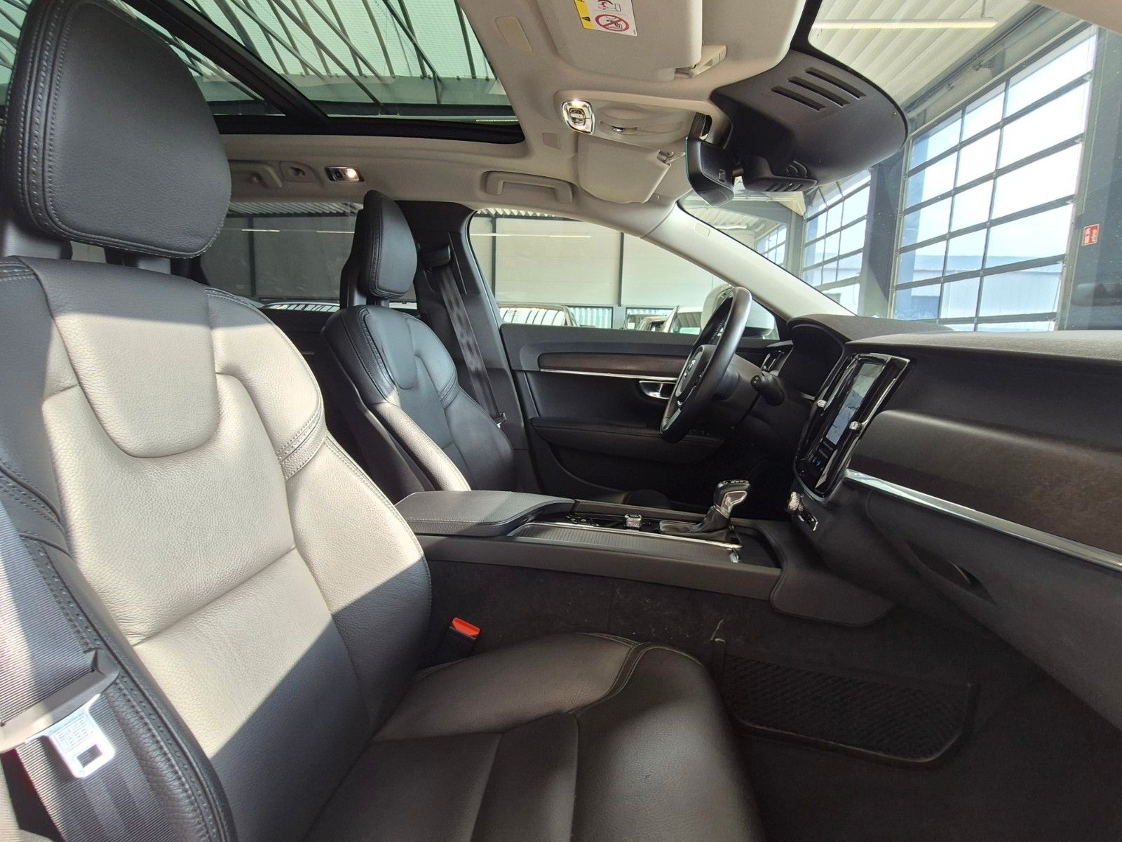 Volvo V90 CROSS COUNTRY AWD LEDER NAV LED PANO CAM AHK foto 11