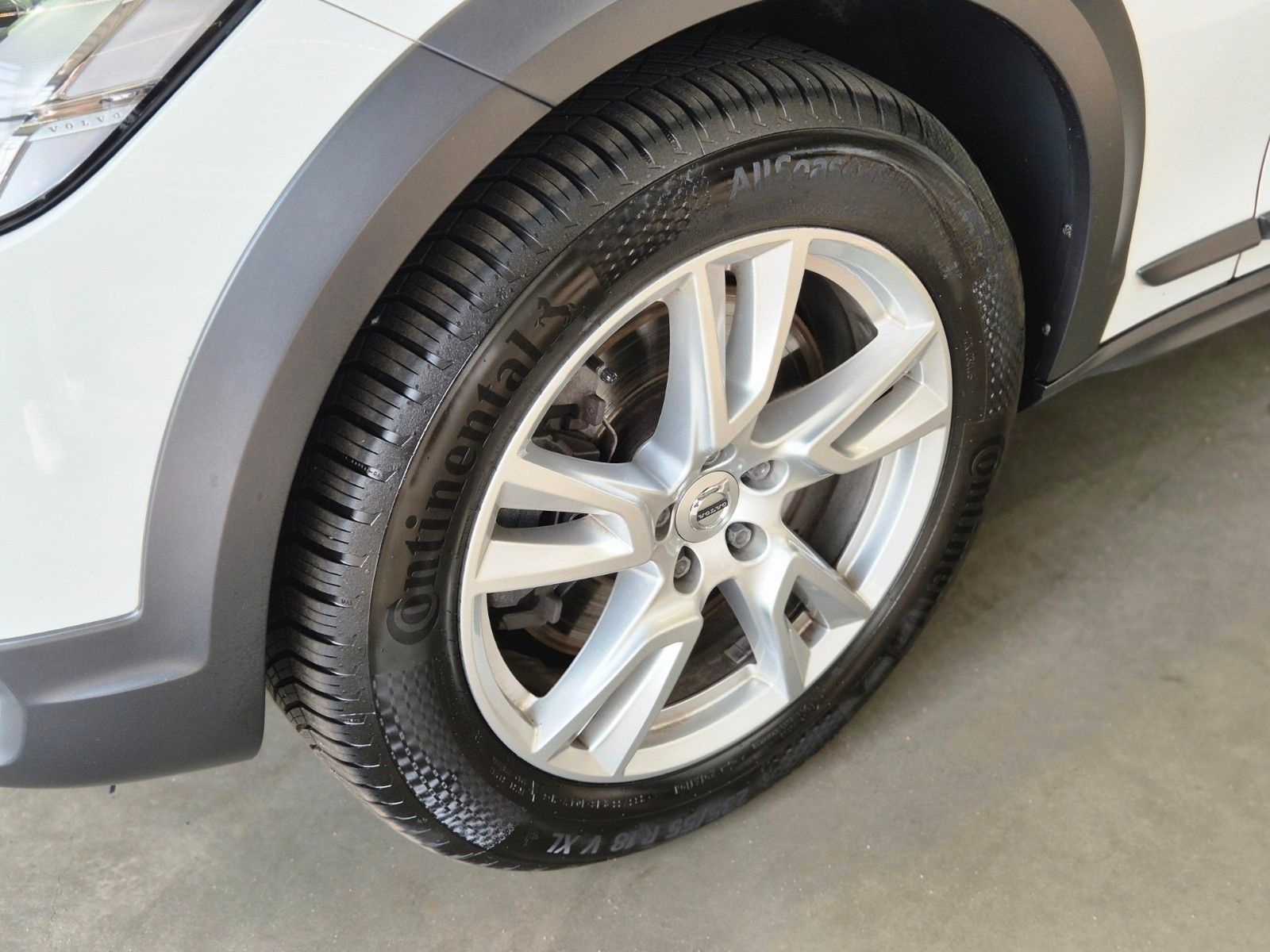 Volvo V90 CROSS COUNTRY AWD LEDER NAV LED PANO CAM AHK foto 24