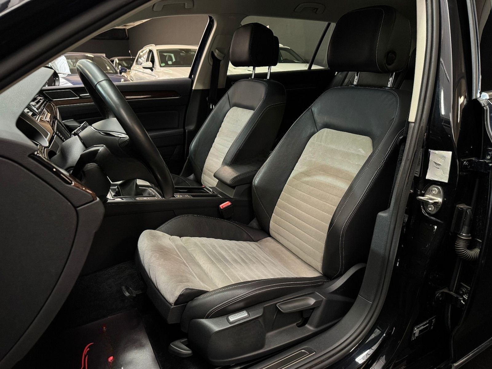 Volkswagen Passat Variant Highline Navi/Shz/ACC/Ahk/Kamera foto 16