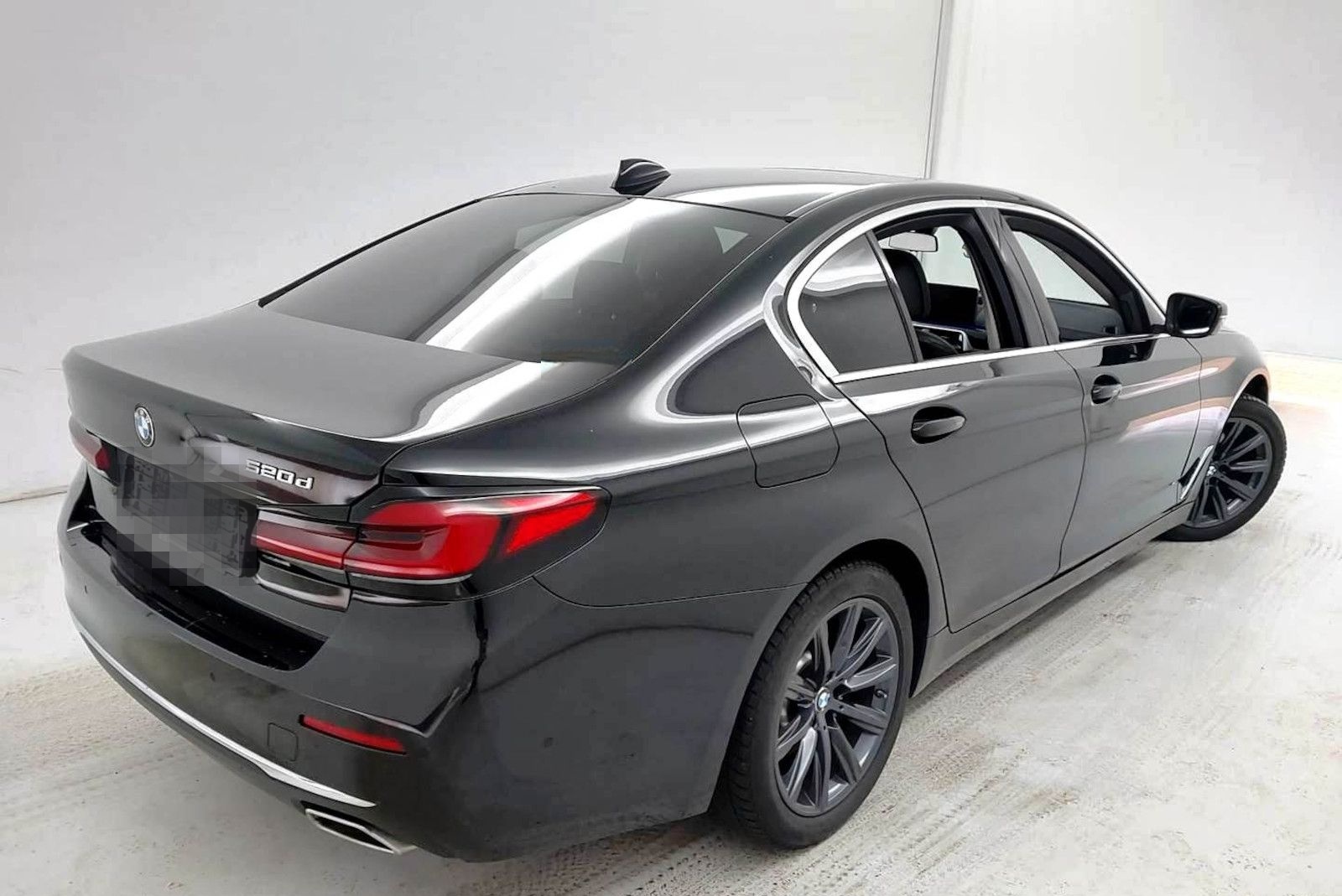 BMW 520d LuxuryLine HUD GSD ACC Laser AHK Sitzbelüf foto 4