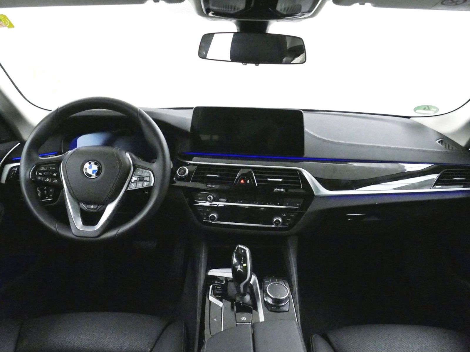 BMW 520d LuxuryLine HUD GSD ACC Laser AHK Sitzbelüf foto 5