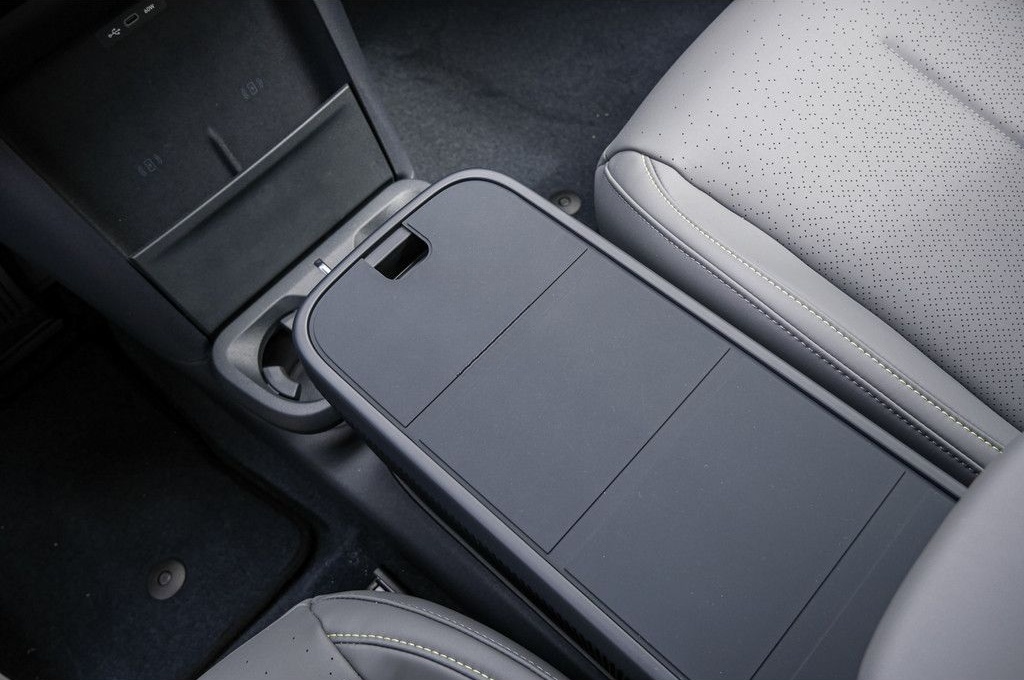 Lynk&Co 02 More 360° Pano H-K ICC Memory foto 14