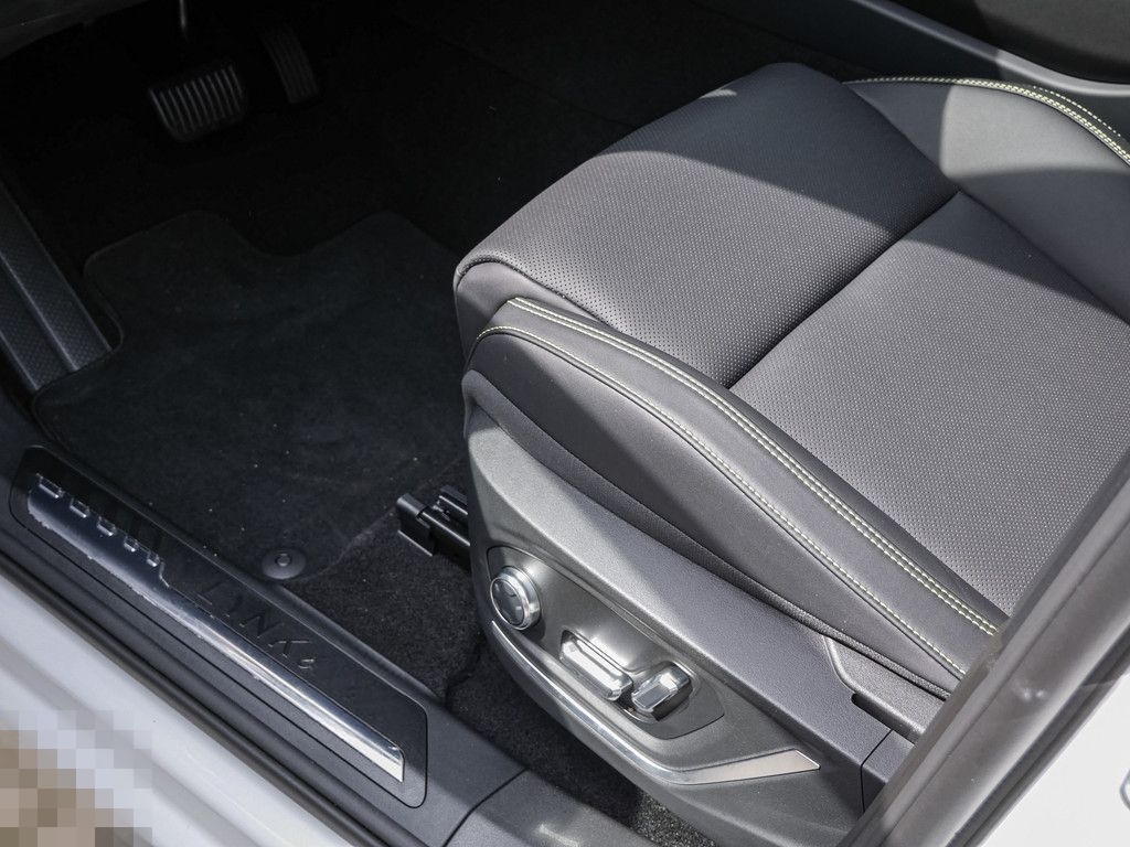 Lynk&Co 01 1.5 TD PHEV 360° ACC Pano Navi foto 17