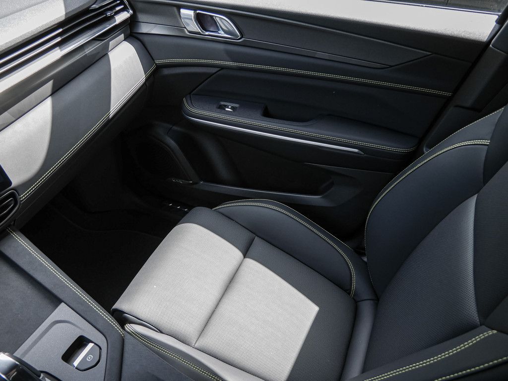 Lynk&Co 01 1.5 TD PHEV 360° ACC Pano Navi foto 13