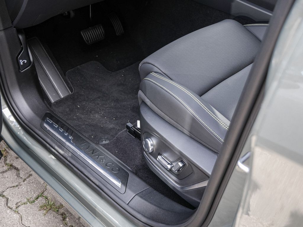 Lynk&Co 01 1.5 TD PHEV 360° ACC Pano Navi foto 17