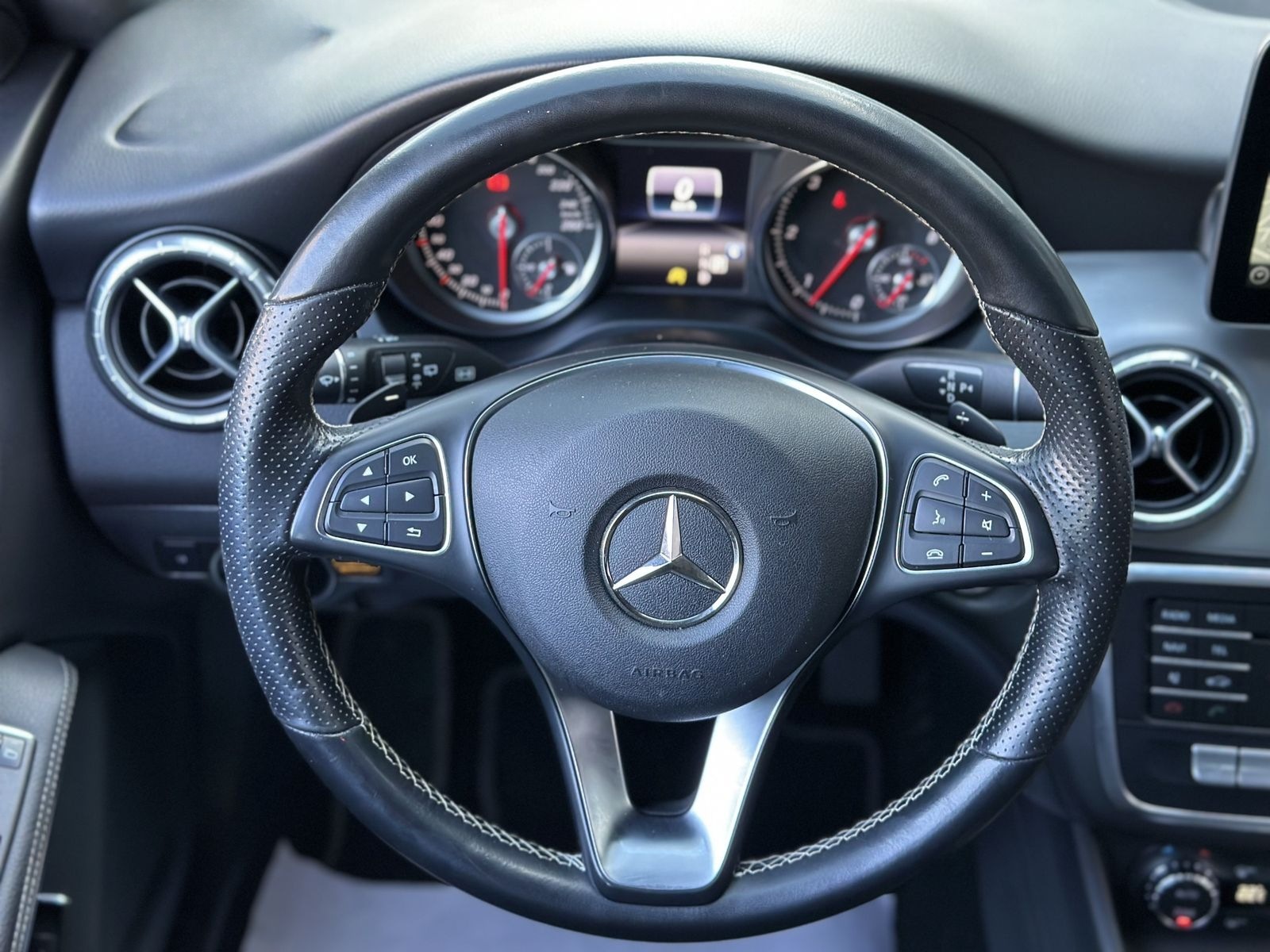 Mercedes-Benz CLA 200d DCT *LED*NAVI*RFK*KEYLESS*8-FACH* foto 24