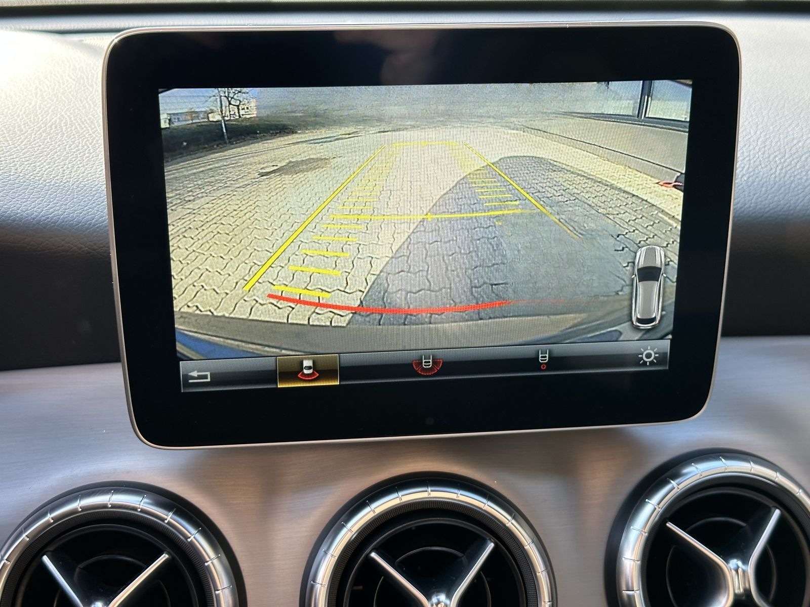 Mercedes-Benz CLA 200d DCT *LED*NAVI*RFK*KEYLESS*8-FACH* foto 27