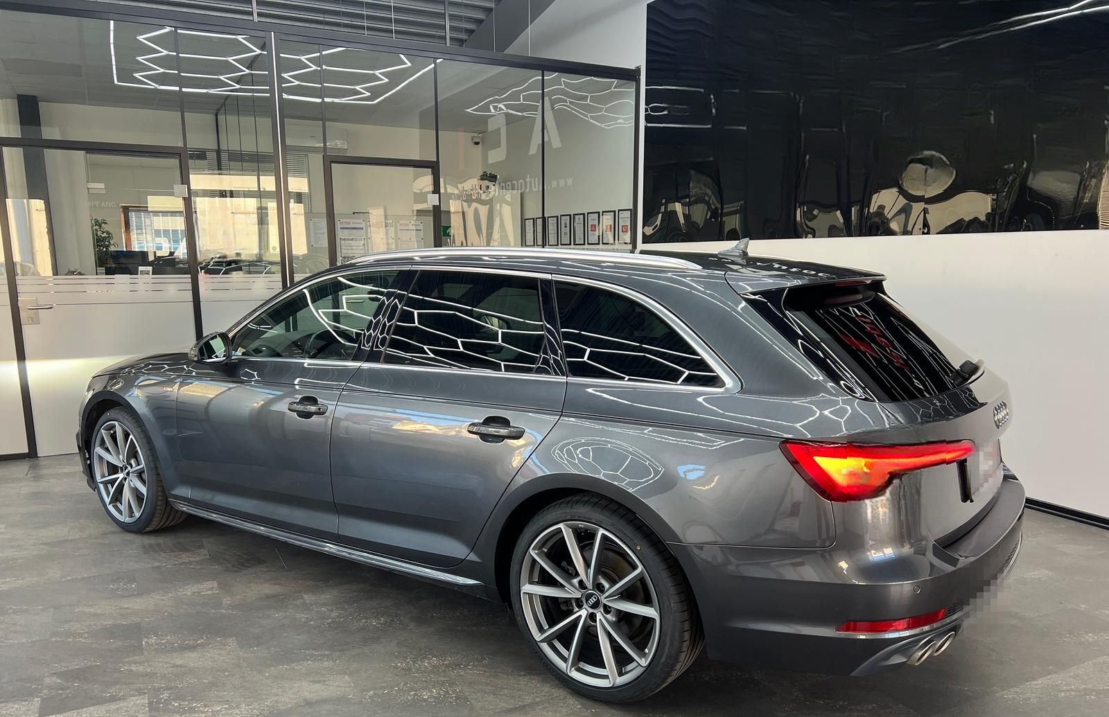 Audi A4 2.0 TDI quattro S-LineSport+,  VirtDispl, AHK foto 6