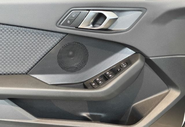 BMW 118 i LED+SHZ+PDC+Temp+Apple CarPlay+18 Zoll LM foto 14