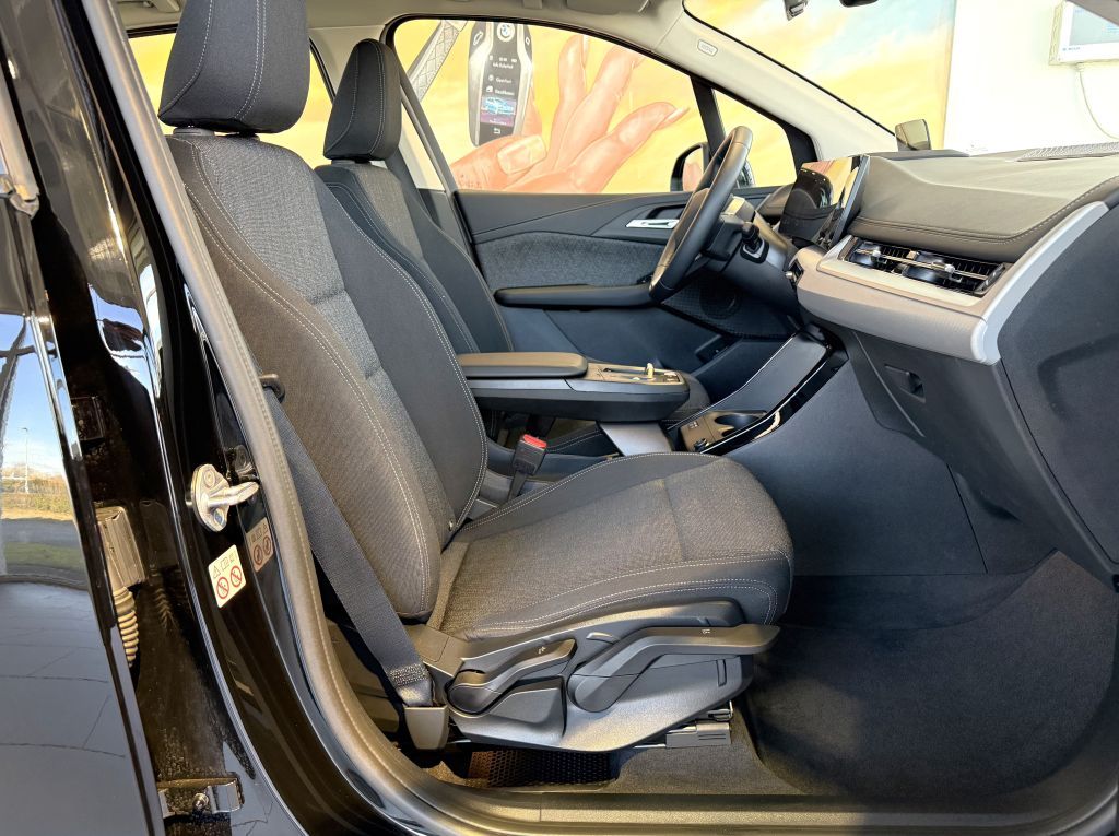 BMW 218i Active Tourer KOMF+HUD+ACC+AHK+KAM+SPUR+AL+ foto 5