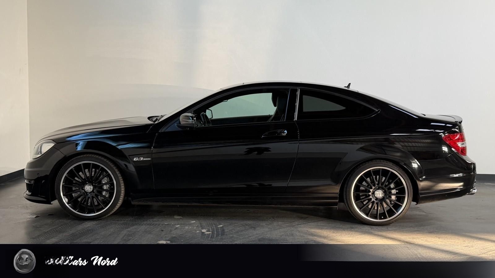 Mercedes-Benz C 63 AMG Coupé PANORAMA+BI.XENON+KAMERA foto 2