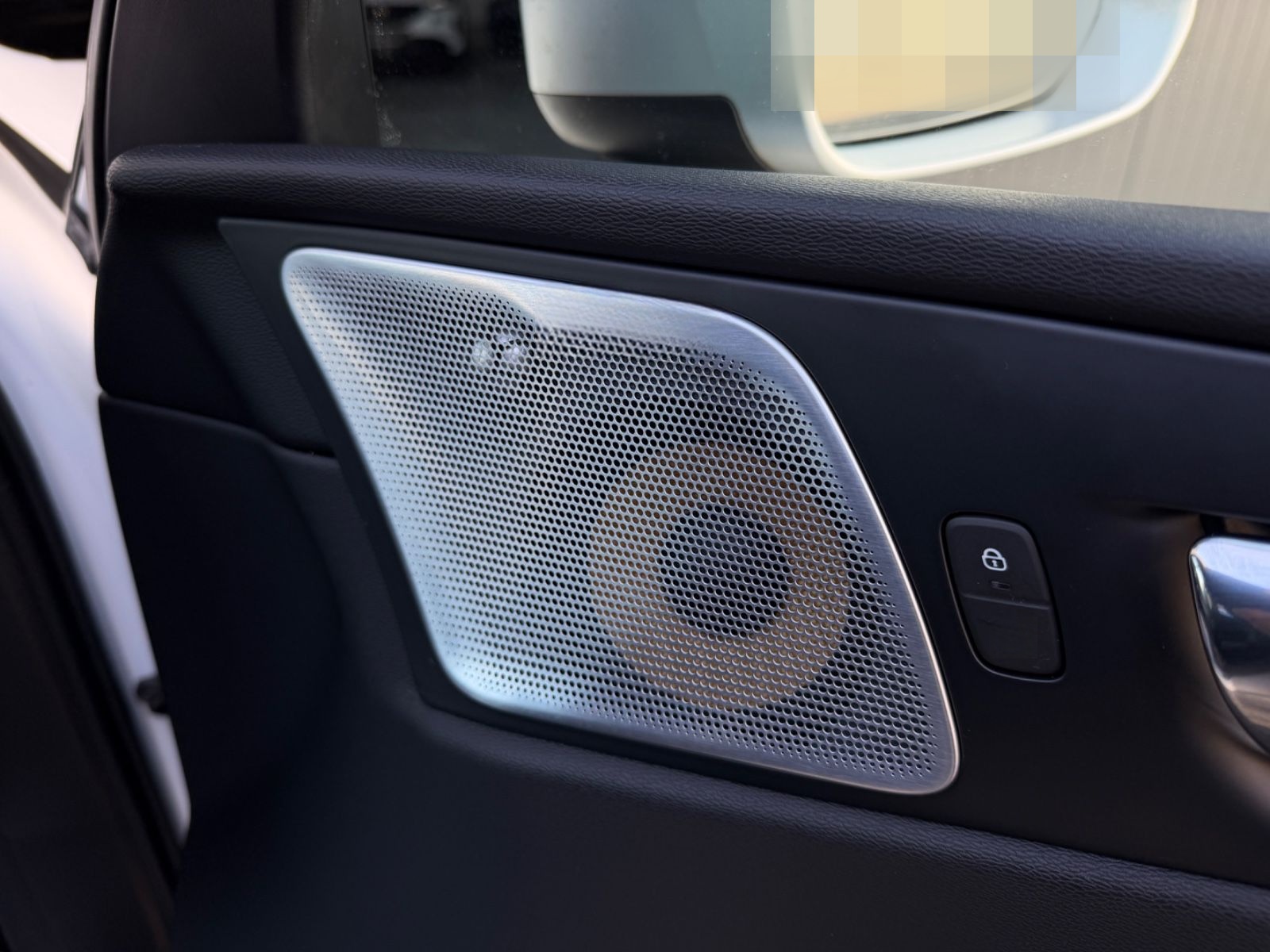 Volvo XC 60 XC60 R Design AWD|360Grad|B&W|AHK| foto 22