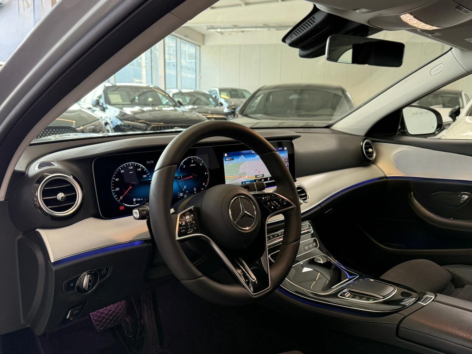 Mercedes-Benz E 220 T d AVANTGARDE AHK+MBUXHIGH+SIDEBAGSFOND foto 12