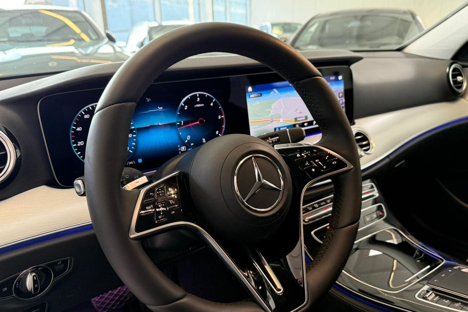 Mercedes-Benz E 220 T d AVANTGARDE AHK+MBUXHIGH+SIDEBAGSFOND foto 13